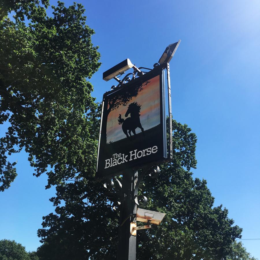 The Black Horse At Ireland Shefford Zewnętrze zdjęcie